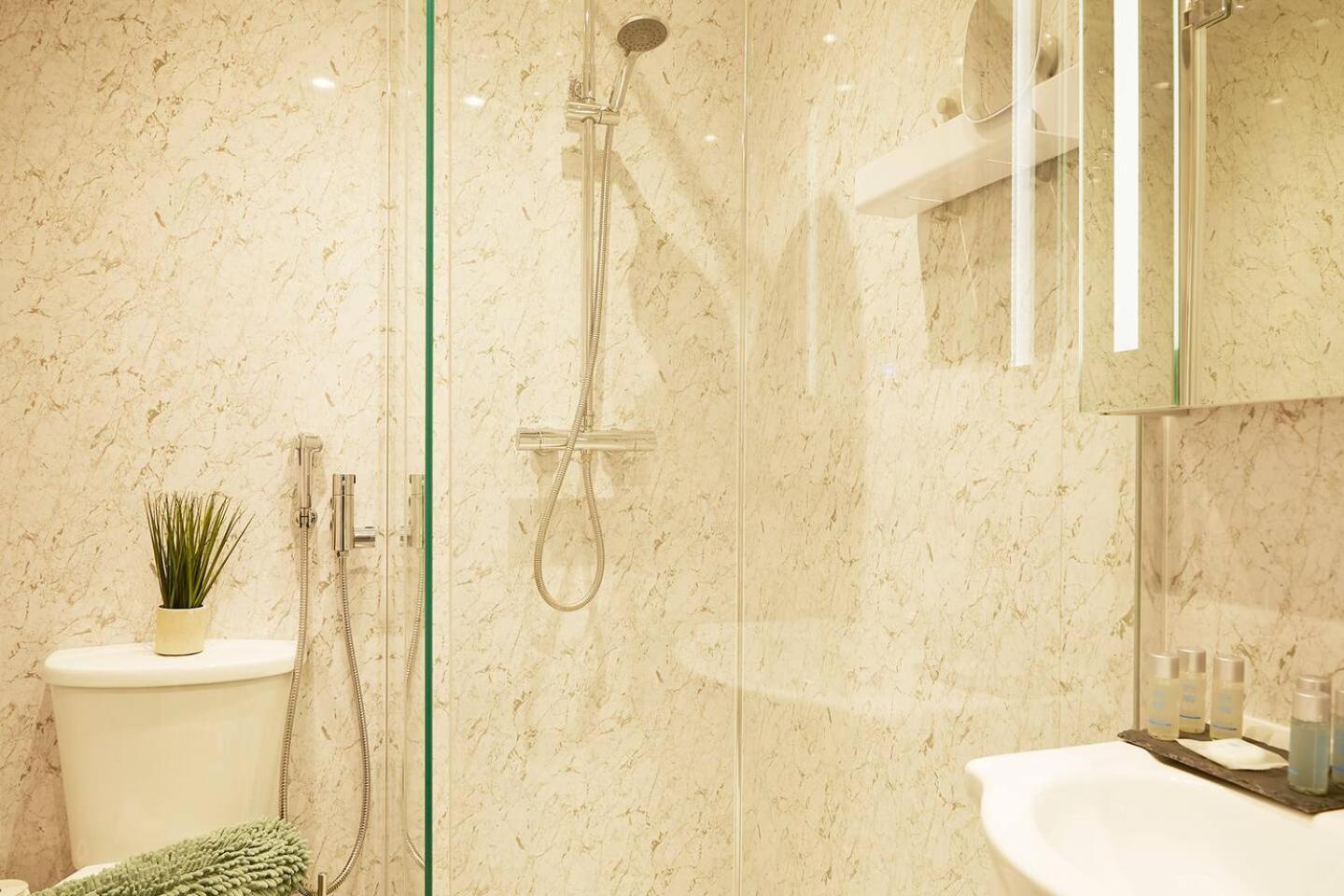 Sea View Serenity Breath Taking Sea View Sleeps 4 Скарборо Экстерьер фото